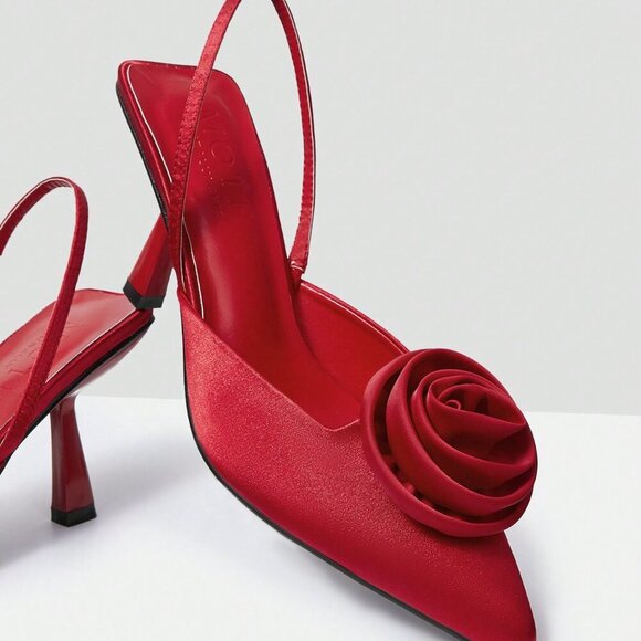 Red Elegant Women's Soft Bottom Slippers - Picture 3 of 6